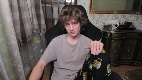 Dimoooooon online show from December 2025 01:33:02 AM