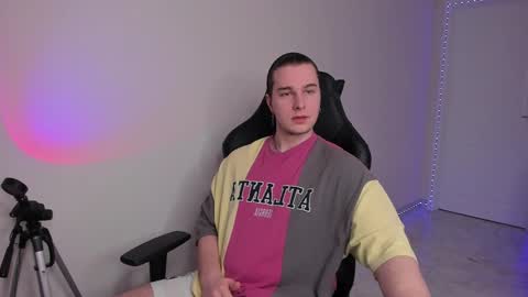 Vincent Strong online show from February 2025 02:54:02 PM