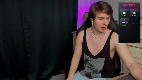 Vincent Strong online show from October 2025 08:04:01 AM