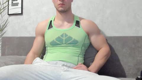 Snapshot of vincent_o chatting on February 2025 05:16:01 PM Vincent. uncut 18cm online show from February 2025 05:16:01 PM