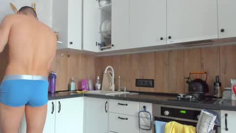 Snapshot of vincent_o chatting on March 2025 07:35:02 AM Vincent. uncut 18cm online show from March 2025 07:35:02 AM