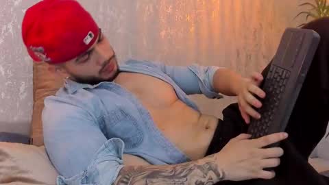 Vincent online show from September 2025 04:01:02 AM