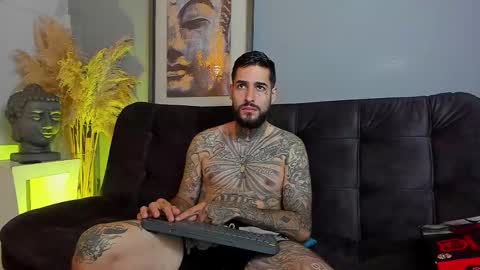 Snapshot of vincentsartori chatting on November 2025 07:34:02 PM Vincent Sartori online show from November 2025 07:34:02 PM