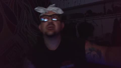 Snapshot of vineatspussnluvsit chatting on October 2025 06:49:01 AM onlyhaveeyes4u online show from October 2025 06:49:01 AM