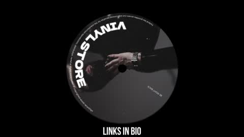 Snapshot of vinylstore chatting on January 2025 09:57:01 PM Diva Silvia online show from January 2025 09:57:01 PM