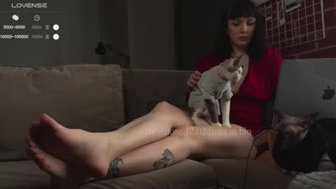 Snapshot of vinylstore chatting on February 2025 11:07:02 AM Diva Silvia online show from February 2025 11:07:02 AM