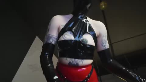 Snapshot of vinylstore chatting on March 2025 05:17:02 PM Diva Silvia online show from March 2025 05:17:02 PM