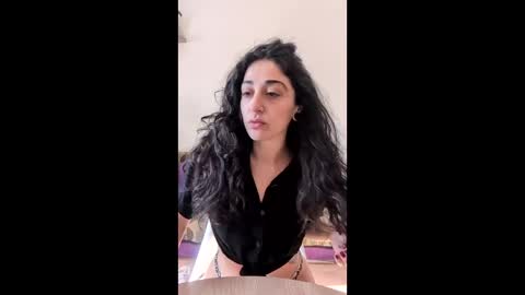 Violette online show from March 2026 11:57:01 AM