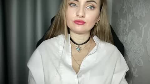 Funny  girl online show from December 2024 10:03:02 PM