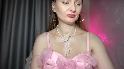 Snapshot of viola_1 chatting on November 2025 07:59:02 PM Funny girl online show from November 2025 07:59:02 PM