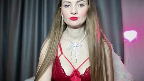 Snapshot of viola_1 chatting on December 2025 08:38:02 PM Funny girl online show from December 2025 08:38:02 PM