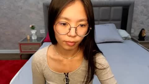 Snapshot of violadaviss chatting on September 2025 12:22:02 AM violadaviss online show from September 2025 12:22:02 AM
