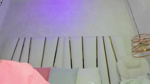 violeet_gray online show from May 2026 11:39:01 AM