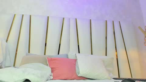 violeet_gray online show from May 2026 11:26:01 AM