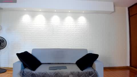 Snapshot of violeet_scott chatting on January 2025 10:48:02 AM Violett Everyday From 0530 to 1430 Col Time online show from January 2025 10:48:02 AM