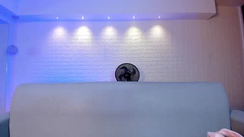 Snapshot of violeet_scott chatting on January 2025 10:51:02 AM Violett Everyday From 0530 to 1430 Col Time online show from January 2025 10:51:02 AM