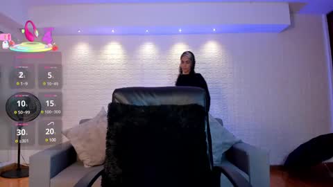 Snapshot of violeet_scott chatting on February 2025 10:45:01 AM Violett Everyday From 0530 to 1430 Col Time online show from February 2025 10:45:01 AM