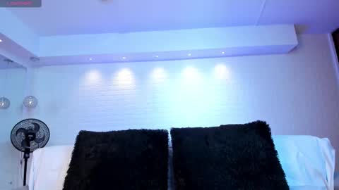 Snapshot of violeet_scott chatting on September 2025 10:51:02 AM Violett Everyday From 0530 to 1430 Col Time online show from September 2025 10:51:02 AM