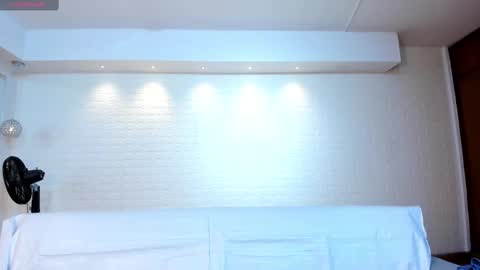 Snapshot of violeet_scott chatting on September 2025 10:52:01 AM Violett Everyday From 0530 to 1430 Col Time online show from September 2025 10:52:01 AM