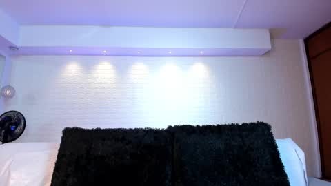 Snapshot of violeet_scott chatting on September 2025 10:42:02 AM Violett Everyday From 0530 to 1430 Col Time online show from September 2025 10:42:02 AM