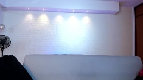 Snapshot of violeet_scott chatting on December 2025 10:41:02 AM Violett Everyday From 0530 to 1430 Col Time online show from December 2025 10:41:02 AM