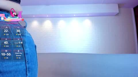 Snapshot of violeet_scott chatting on December 2025 10:42:01 AM Violett Everyday From 0530 to 1430 Col Time online show from December 2025 10:42:01 AM