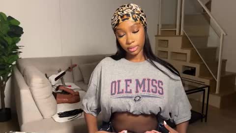 Fantasy Black Girl online show from November 2025 06:56:02 AM