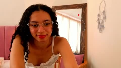 violet__15 online show from May 2026 12:56:02 PM
