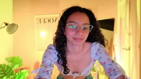 Snapshot of violet__15 chatting on July 2026 06:40:02 PM violet__15 online show from July 2026 06:40:02 PM