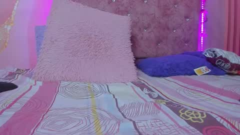 Snapshot of violet__taylor_ chatting on October 2025 02:34:02 AM violet__taylor_ online show from October 2025 02:34:02 AM