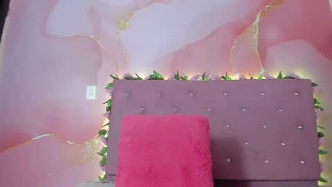 Snapshot of violet__taylor_ chatting on April 2026 02:22:02 AM violet__taylor_ online show from April 2026 02:22:02 AM