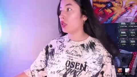 Snapshot of violet_blaze chatting on December 2025 12:22:02 PM online show from December 2025 12:22:02 PM