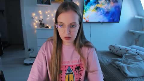 Snapshot of violet_blue_eyes chatting on February 2026 11:04:02 AM Violet online show from February 2026 11:04:02 AM