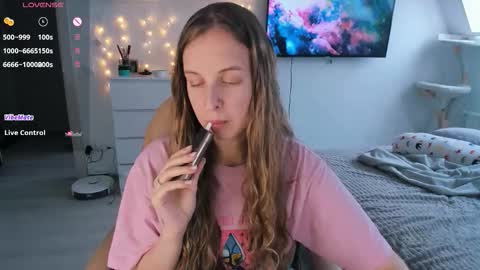 Snapshot of violet_blue_eyes chatting on February 2026 11:36:02 AM Violet online show from February 2026 11:36:02 AM