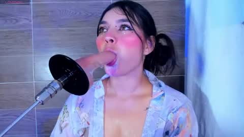 Violet Fiore online show from July 2026 09:21:02 PM
