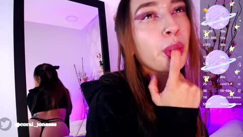 Violet Jones online show from January 2025 12:52:01 PM