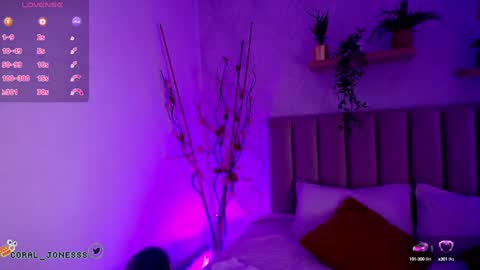 Violet Jones online show from January 2025 01:09:01 PM