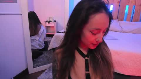 Violet Jones online show from September 2025 02:55:01 PM