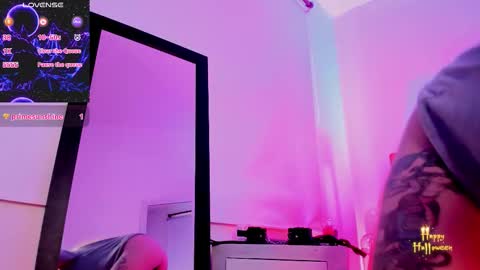 Violet Jones online show from October 2025 03:24:01 PM