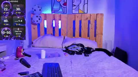Violet Jones online show from June 2026 05:36:01 PM
