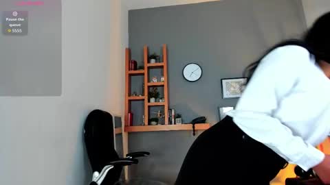 violet_kumar online show from December 2025 07:41:01 PM