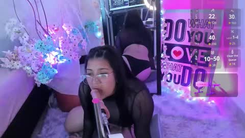 Snapshot of violet_monsalve chatting on March 2026 02:20:02 PM Violet online show from March 2026 02:20:02 PM