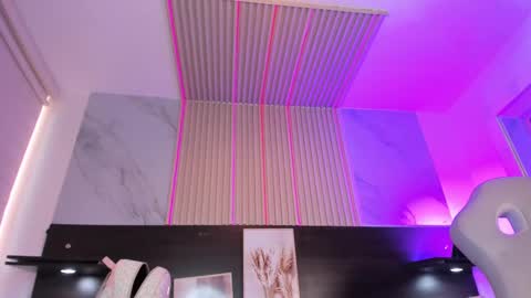 Snapshot of violet_spencer chatting on February 2025 04:46:01 PM Violeta online show from February 2025 04:46:01 PM