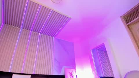 Snapshot of violet_spencer chatting on February 2025 08:25:02 PM Violeta online show from February 2025 08:25:02 PM