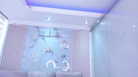 Snapshot of violet_spencer chatting on March 2025 08:11:02 PM Violeta online show from March 2025 08:11:02 PM