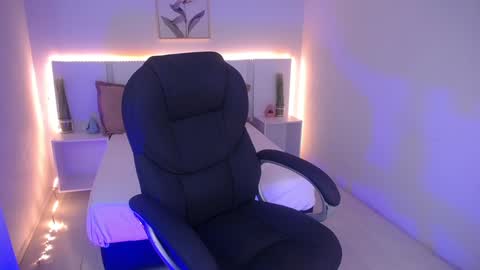 Snapshot of violeta_leon chatting on December 2024 03:51:02 AM Violeta leon online show from December 2024 03:51:02 AM