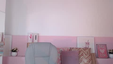 Snapshot of violeta_leon chatting on February 2025 09:49:01 AM Violeta leon online show from February 2025 09:49:01 AM