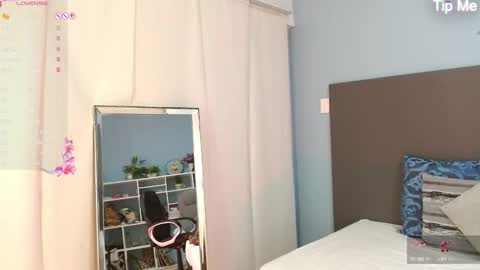 Snapshot of violeta_leon chatting on October 2025 04:04:01 AM Violeta leon online show from October 2025 04:04:01 AM