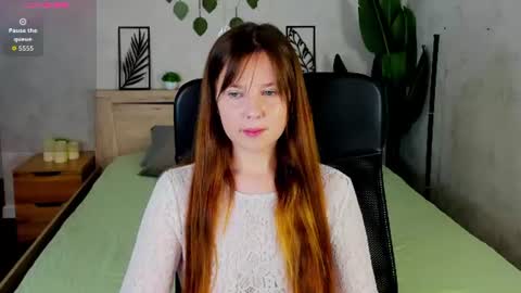 Snapshot of violeta_paul chatting on June 2026 09:14:02 AM Violeta online show from June 2026 09:14:02 AM