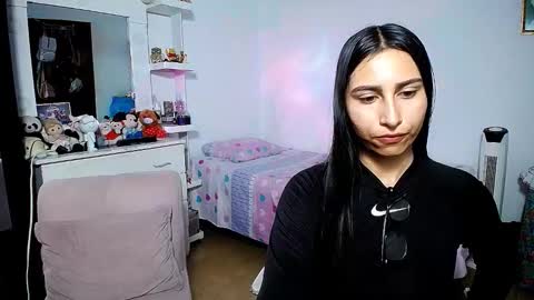 Snapshot of violeta_rouses chatting on February 2026 07:18:01 PM violeta_rouses online show from February 2026 07:18:01 PM